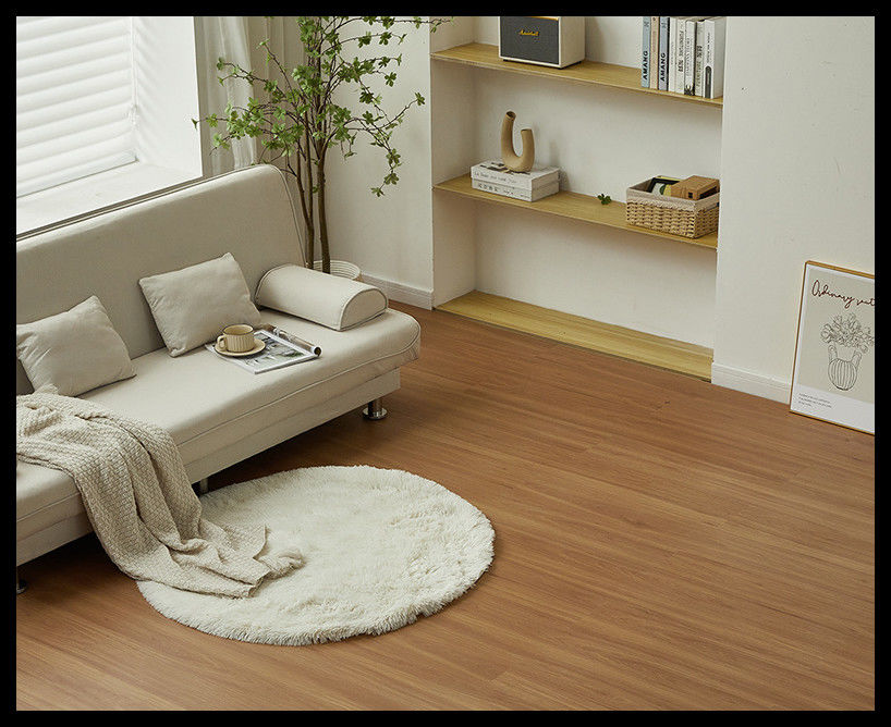 7.25 pouces Largeur 1,8 mm Épaisseur 48 pouces Longueur Installation facile Plancher